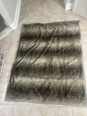 Pottery Barn Soft Silver-Gray Plush Throw blanket